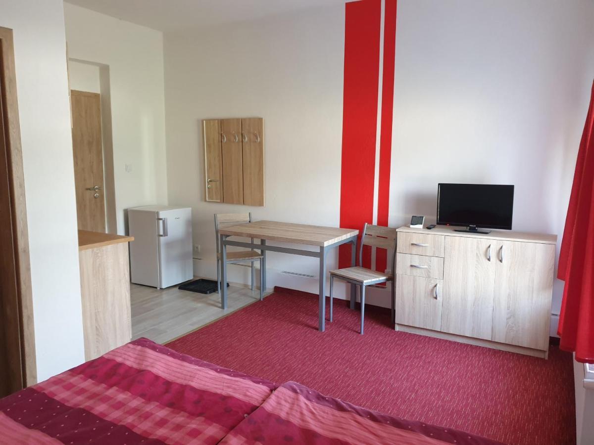 Penzion a hospůdka U Anny Nové Sedlo Exterior foto