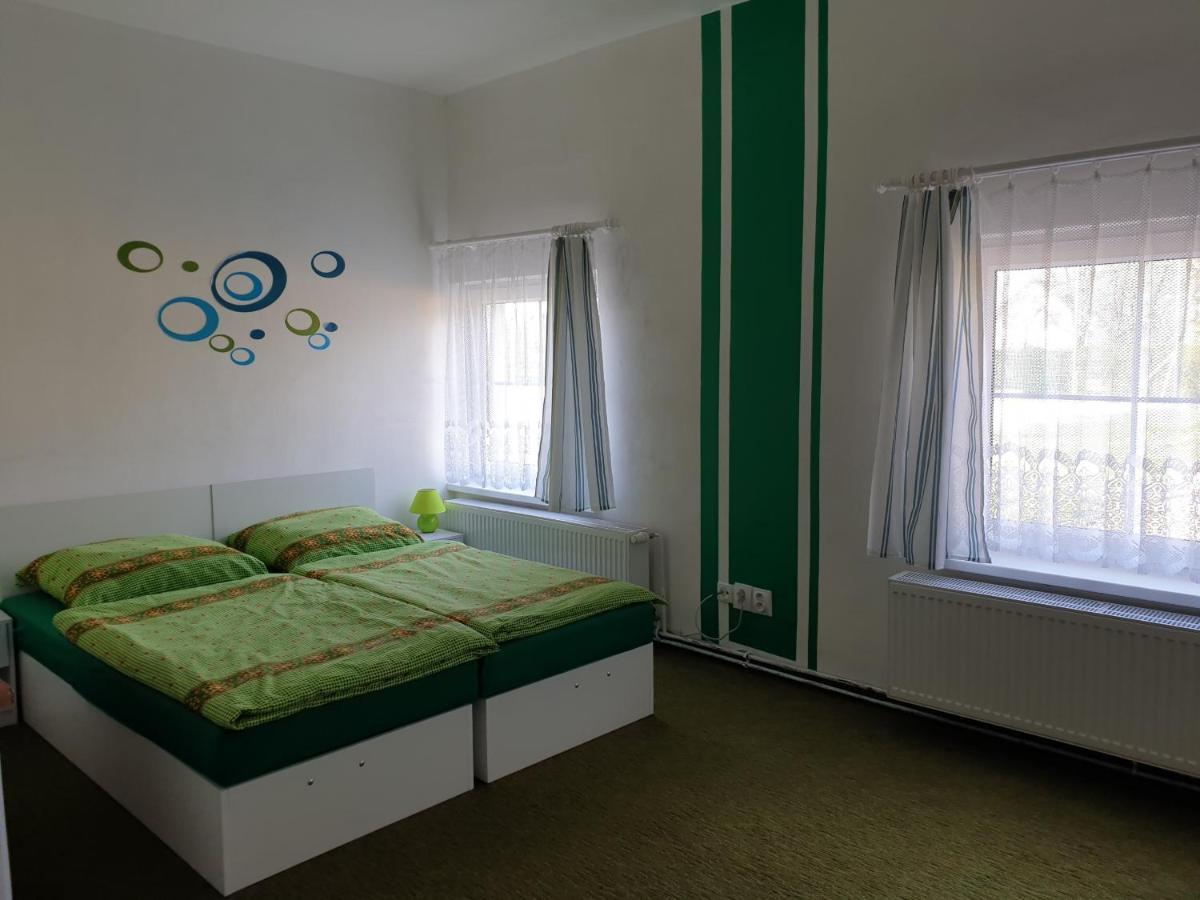 Penzion a hospůdka U Anny Nové Sedlo Exterior foto